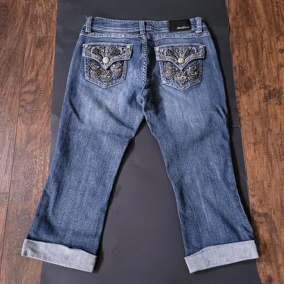 Grace in LA Jeans - Picture 9 of 14